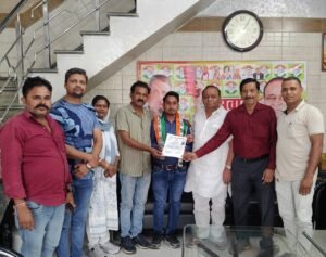 Received the responsibility : कांग्रेस का कुनबा बढ़ा, विपिन कुमार ने ग्रहण की पार्टी की सदस्यता, जिला कांग्रेस कमेटी में सचिव की जिम्मेदारी मिली