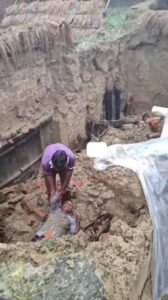 Kutcha house : इटावा में लगातार बारिश से कच्चा मकान अचानक ढहा, मलबे में दबे युवक को सुरक्षित बाहर निकाला गया