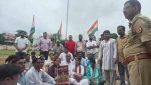 Demand for arrest : वोट चोरी के विरोध में कांग्रेसियों का पैदल मार्च रोका, पुलिस से धक्का-मुक्की, ज्ञानेश कुमार की गिरफ्तारी की मांग