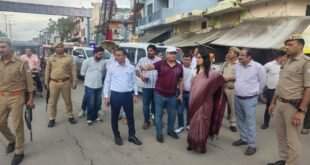 Instructions for improvement : पक्के बाग चौराहा बनेगा मॉडल चौराहा, डीएम कविता मीना ने स्थलीय निरीक्षण कर दिए सुधार के निर्देश