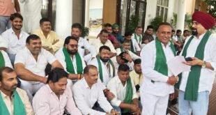 Demand to halt : पुराने वाहनों की जब्ती के विरोध में भाकियू लोकहित ने सौंपा ज्ञापन, कार्रवाई रोकने की मांग