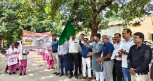 Awareness Rally : जौनपुर में संचारी रोग नियंत्रण अभियान शुरू, जागरूकता रैली निकालकर लोगों को किया जागरूक