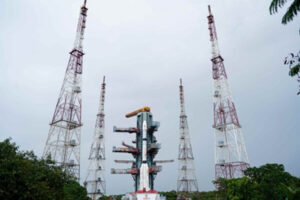 Navigation satellite : इसरो आज रात लॉन्च करेगा जीएसएलवी-एफ18, अंतरिक्ष में भेजेगा नेविगेशन सैटेलाइट ?
