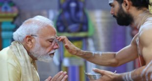Blessings : जनसेवा के 25 वर्ष: पीएम मोदी ने दिल्ली के श्री विनायक मंदिर में की पूजा-अर्चना, लिया भगवान गणेश का आशीर्वाद ?