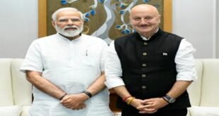 We should celebrate : पीएम को चायवाला कहने वालों पर अनुपम खेर का पलटवार, बोले- साधारण शुरुआत का मजाक नहीं, जश्न मनाना चाहिए ?