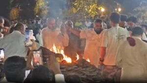 Homage : पुणे में राजकीय सम्मान के साथ हुआ नाना पाटेकर का अंतिम संस्कार, सीएम फडणवीस ने दी श्रद्धांजलि ?