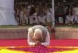 Floral tributes offered : महात्मा गांधी के विचारों ने पूरी दुनिया को प्रेरित किया, पीएम मोदी ने राजघाट जाकर बापू को पुष्पांजलि अर्पित की