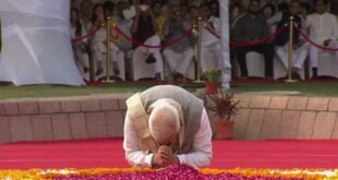 Floral tributes offered : महात्मा गांधी के विचारों ने पूरी दुनिया को प्रेरित किया, पीएम मोदी ने राजघाट जाकर बापू को पुष्पांजलि अर्पित की