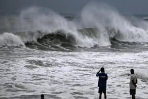 IMD : चक्रवात 'अर्नब' आंध्र प्रदेश तट के पास लगभग स्थिर: आईएमडी ?
