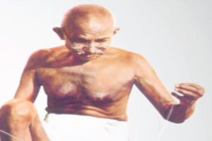 Paid tribute : 'महात्मा गांधी ने मानवता, करुणा और शांति का मार्ग दिखाया,' खड़गे समेत कांग्रेस नेताओं ने दी श्रद्धांजलि ?