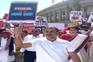 SIR : के खिलाफ इंडी गठबंधन का प्रदर्शन; निर्वाचन आयोग तक मार्च, विपक्ष ने ज्ञानेश कुमार के इस्तीफे की मांग की ?