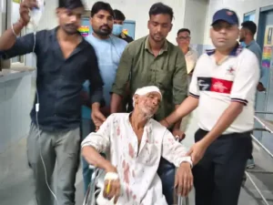 Sharp weapon : रंजिश में दुकान में घुसकर मारपीट, एक व्यक्ति घायल; लाठी-डंडों और धारदार हथियार से हमला करने का आरोप