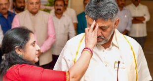 Jambu Savari : ऐतिहासिक 'जंबू सवारी' के लिए कर्नाटक के मुख्यमंत्री शिवकुमार परिवार के साथ मैसूर पहुंचे