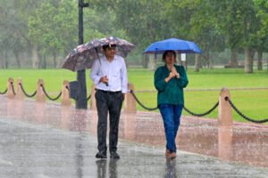 Yellow Alert : दिल्ली-NCR में बदला मौसम का मिजाज; कहीं हल्की तो कहीं हुई तेज बारिश, 'येलो अलर्ट' जारी ?