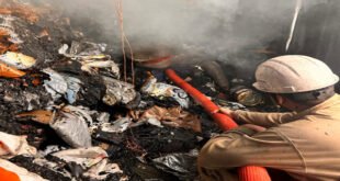 Massive fire : गाजियाबाद में कपड़ों के शोरूम में लगी भीषण आग, दमकल की चार गाड़ियों ने पाया काबू ?