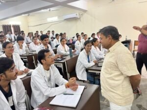 Ayurveda Nursing Colleges : कुलगुरु प्रोफेसर शुक्ल ने किया आयुर्वेद, होम्योपैथी, योग नेचुरौपैथी एवं बीएससी आयुर्वेद नर्सिंग महाविद्यालयों का निरीक्षण ?