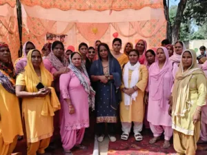 Anganwadi workers : सेवा संकल्प अभियान के तहत खंद्रावली में हुआ ‘आंगन मिलन’ कार्यक्रम, आंगनबाड़ी कार्यकत्रियों को किया सम्मानित