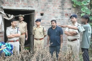 Apprehension : शराब के ठेके के सेल्समैन की सिर पर वार कर हत्या, 5 से 6 हजार रुपये गायब होने की आशंका