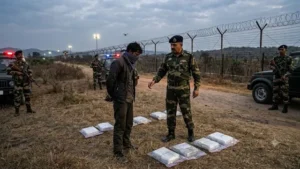 Arrested together : पंजाब में नशा तस्करी रोकने वाली यूनिट का सिपाही ही निकला तस्करी का आरोपी, 40 करोड़ की हेरोइन के साथ गिरफ्तार ?