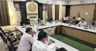 Strict rules : संचारी रोगों की रोकथाम को लेकर डीएम ने दिए सख्त निर्देश