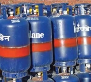 First, the commercial : त्योहारों से पहले कमर्शियल LPG महंगा, दिल्ली में 19 किलो सिलेंडर 2810 रुपये हुआ