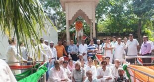 Homage : कांग्रेसियों ने मनाई गांधी जयंती, लाल बहादुर शास्त्री और मसूरिया दीन पासी को भी दी श्रद्धांजलि