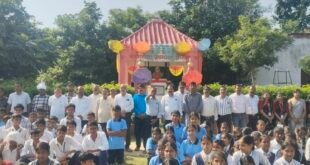 Nehru Inter College : हर्षोल्लास के साथ स्वर्गीय श्री राम नारायण शिवास्तव, संस्थापक प्रबंधक मोतीलाल नेहरू इंटर कॉलेज का जन्मदिन मनाया गया