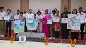 Environmental Conservation : सेवा संकल्प अभियान के तहत हापुड़ की ग्राम पंचायतों में चला स्वच्छता अभियान, छात्राओं ने चित्रों से दिया पर्यावरण संरक्षण का संदेश