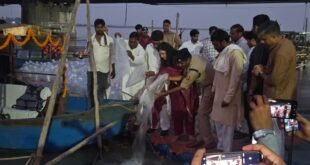 Fish fingerlings : गंगा में प्रवाहित की गईं एक लाख मत्स्य अंगुलिकाएं, जलीय जैव विविधता संरक्षण को मिलेगा बढ़ावा