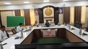 District Magistrate : ग्राम पंचायतों में सामुदायिक शौचालयों की नियमित सफाई और कचरा निस्तारण सुनिश्चित करें: जिलाधिकारी
