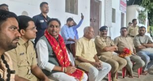 Security arrangements : एसपी ने किया मां बड़ी देवी मंदिर का निरीक्षण, सुरक्षा व्यवस्था मजबूत रखने के निर्देश, सांसद राहुल सिंह ने किए दर्शन