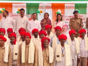 Village guards : मुख्यमंत्री योगी आदित्यनाथ ने ग्राम प्रहरियों के मानदेय में की ₹1000 प्रतिमाह की वृद्धि, अब मिलेंगे ₹3500