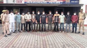 Accused arrested : सहारनपुर में शांति व्यवस्था बनाए रखने के लिए मंडी पुलिस की कार्रवाई, 12 अभियुक्त गिरफ्तार