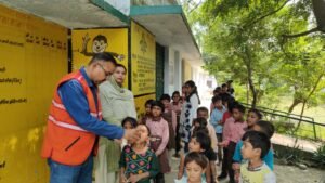 Homeopathic medicine : फतेहपुर में डेंगू बचाव महाभियान: 114 बच्चों को वितरित की गई होम्योपैथिक औषधि