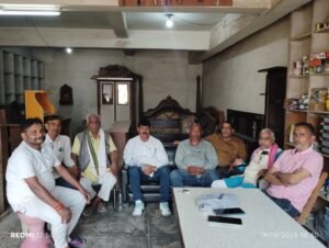 Employee : माध्यमिक शिक्षक कर्मचारी एसोसिएशन सुल्तानपुर की आवश्यक बैठक संपन्न, संगठन की एकता और कर्मचारी हितों पर दिया गया जोर