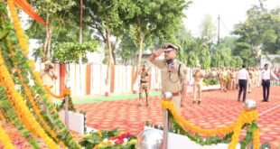 ADG Bhanu Bhaskar : मेरठ में शहीद पुलिसकर्मियों को एडीजी भानु भास्कर ने अर्पित की श्रद्धांजलि