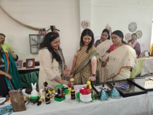 Inauguration : हापुड़ डायट में कला प्रदर्शनी एवं संस्कृति महोत्सव का आयोजन, डीएम कविता मीना ने किया शुभारंभ