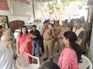 inspection : आगामी विधानसभा चुनाव को लेकर डीएम कविता मीना ने बूथों पर लगे कैंपों का किया निरीक्षण, पात्र मतदाताओं के नाम जोड़ने के निर्देश