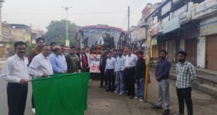 Poultry farm : हापुड़ के 50 प्रशिक्षणार्थी देशी मुर्गी पालन का प्रशिक्षण लेने बरेली रवाना, 500 से 2000 मुर्गियों की क्षमता वाले पोल्ट्री फार्म खोलने में मिलेगी मदद