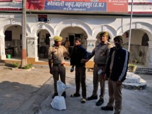 A smuggler : नकुड़ पुलिस ने हरियाणा मार्का देशी शराब के साथ एक तस्कर को किया गिरफ्तार