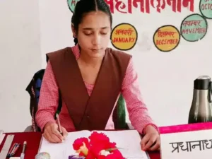 Empowerment : मेधावी छात्रा शालू द्विवेदी बनीं एक दिन की हेड टीचर, मिशन शक्ति फेज-6 के तहत बालिका सशक्तीकरण को मिला बढ़ावा ?